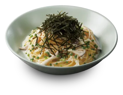 サラきざみをかけたパスタの写真