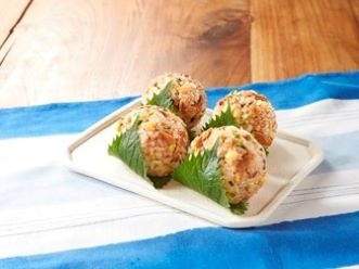 はごろも煮のしそ巻たぬきおにぎり