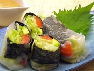 のりとサーモンの和風生春巻き