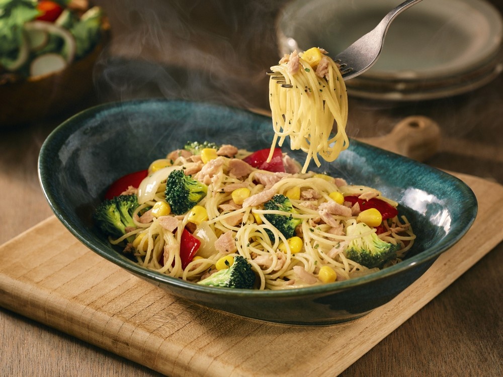 シーチキンとシャキッと！コーンの彩りホットサラスパ