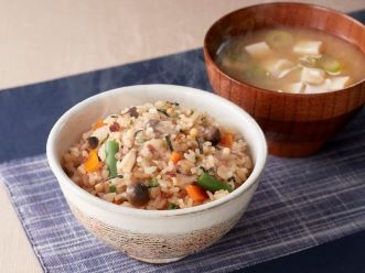 松茸風味の和風炊き込みごはん