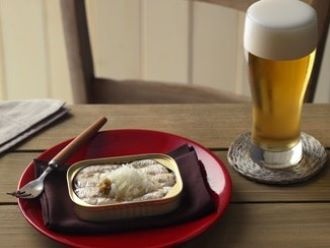 オイルサーディン　オニオンスライス　ゆず胡椒を添えて