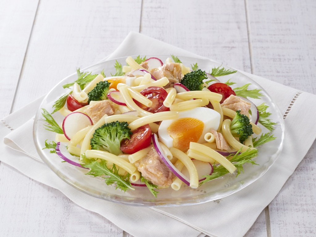 マカロニの彩りサラダ