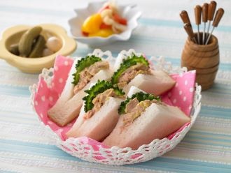 シーチキンとカレーゴーヤのよくばりポケットサラダパン