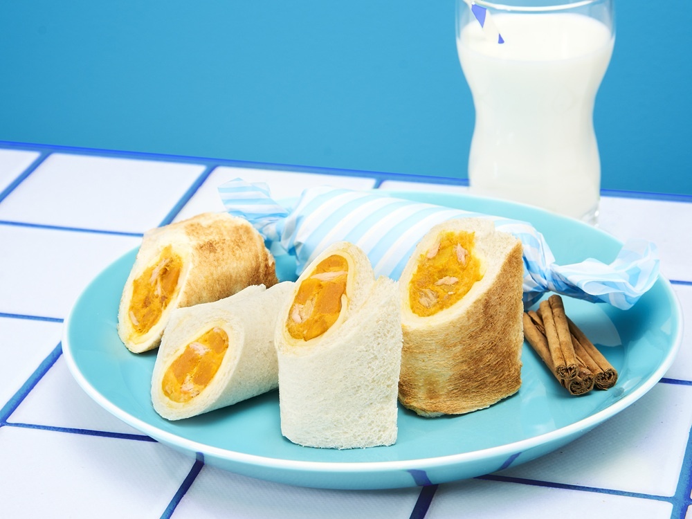 シーチキンとかぼちゃのシナモンロールパン