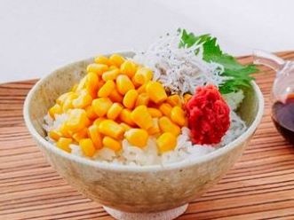 コーン梅しらすごはん