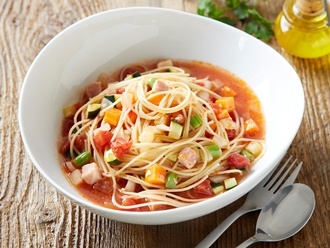 たっぷり野菜のスープパスタ トマト風味