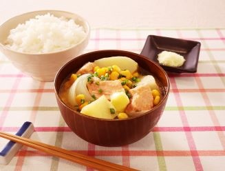 シーチキンのじゃがバタコーンおみそ汁