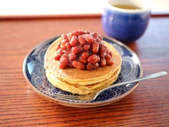 オートミールパンケーキ　あずきのせ