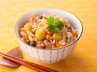 ぎんなんと鶏肉のおこわ