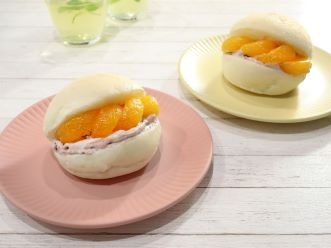 あずきクリームのフルーツマリトッツォ    