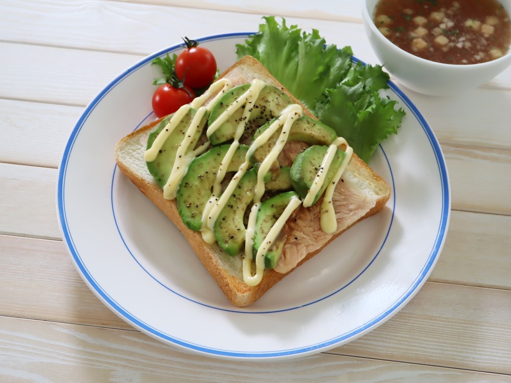 シーチキンとアボカドのマヨトースト
