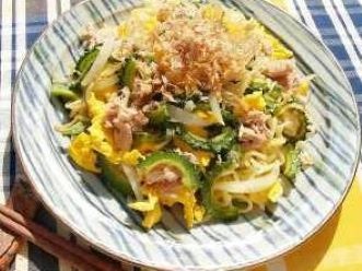 素材そのままシーチキンの塩味やきそば沖縄風